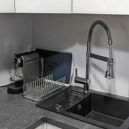 Lovely Flat Abbesses Center - Montmartre Parigi