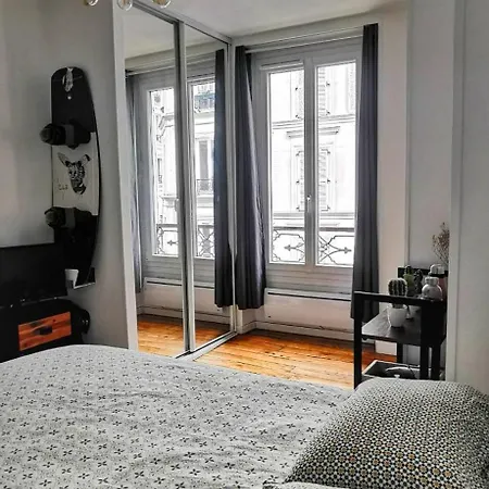 Lovely Flat Abbesses Center - Montmartre Appartamento