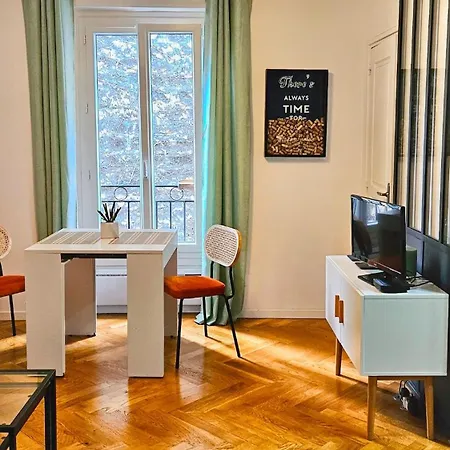 Appartamento Lovely Flat Abbesses Center - Montmartre Parigi
